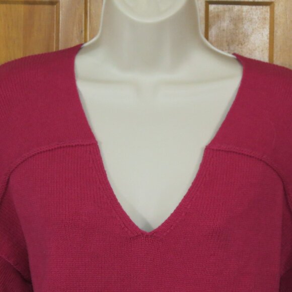 Cabi Easy Pullover Pink/Berry V-Neck Sweater Size Small - Picture 2 of 9